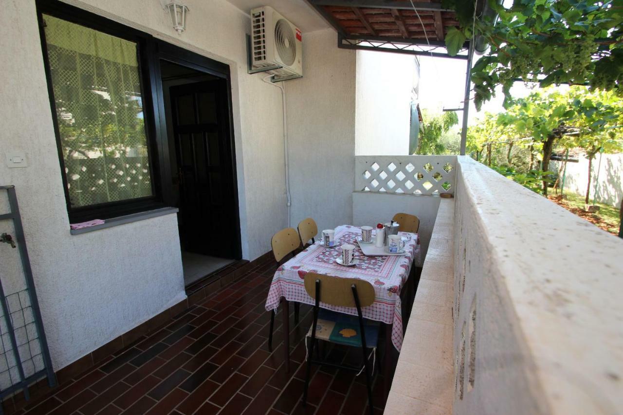Apartment Sasa Bozac Пореч Екстер'єр фото